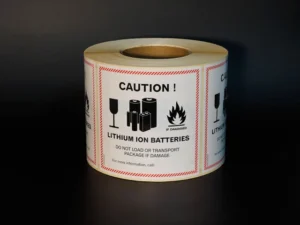 Etykiety samoprzylepne transportowe informacyjne.