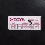 Uszkodzenie plomby gwarancyjnej w miejscu śrubki.